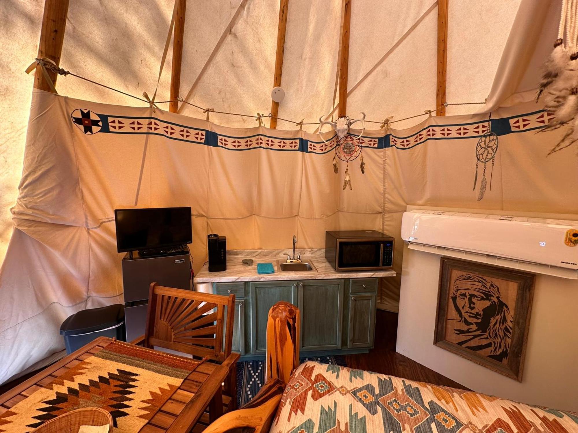 Bandera Stronghold - Cochise Tipi Екстериор снимка